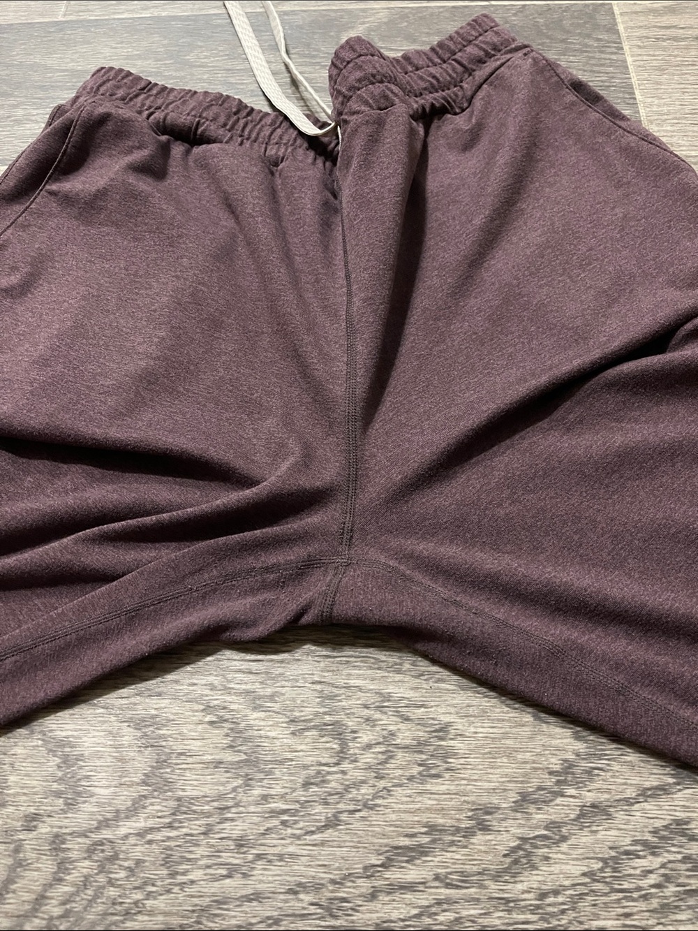 Vuori Women’s Performance Joggers - Picture 6 of 7